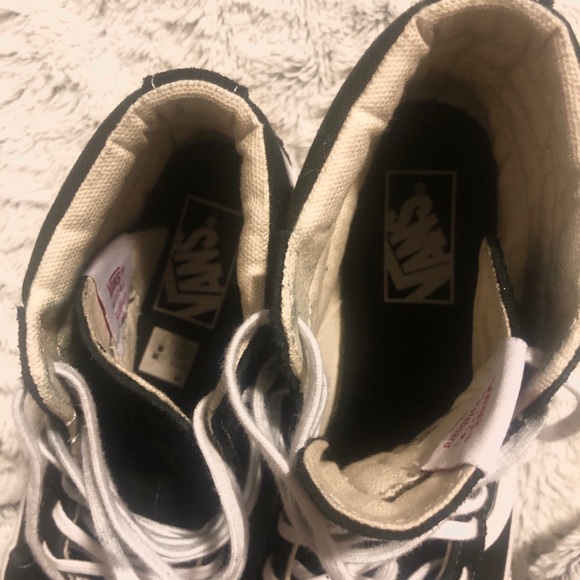 Vans - Picture 3 of 3